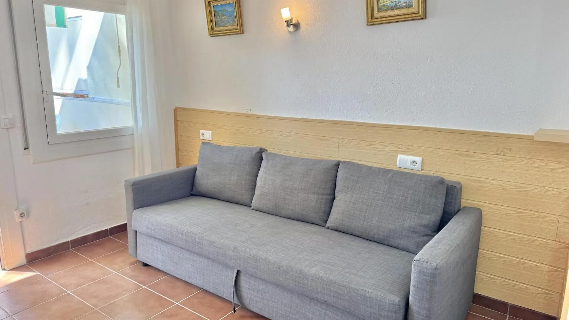 Apartment Almadrague Studio 20 Roses Spain